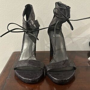 Stuart Weitzman heels! Super comfy, hardly worn in like new condition!!